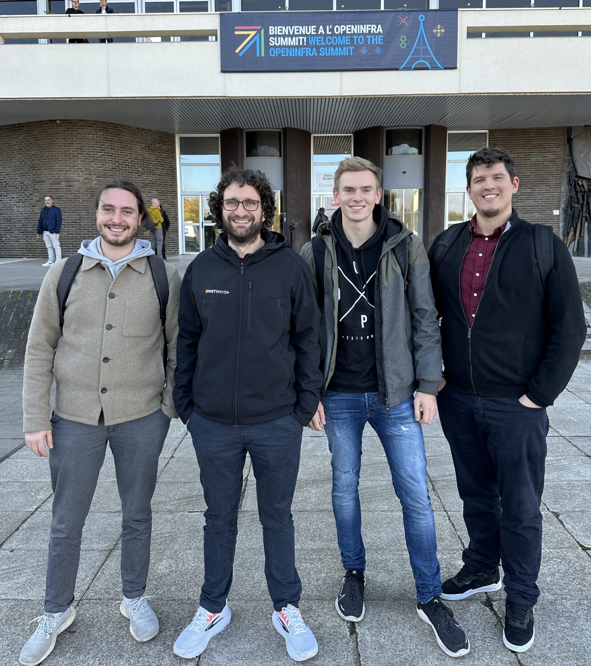 Daniel, Achim, Justin und Kleon auf dem OpenInfra Summit 2025